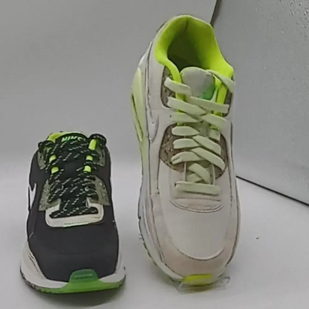 NIKE AIR MAX 90 MISMATCHED 